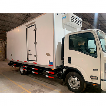 Carrocería térmica con equipo de refrigeración